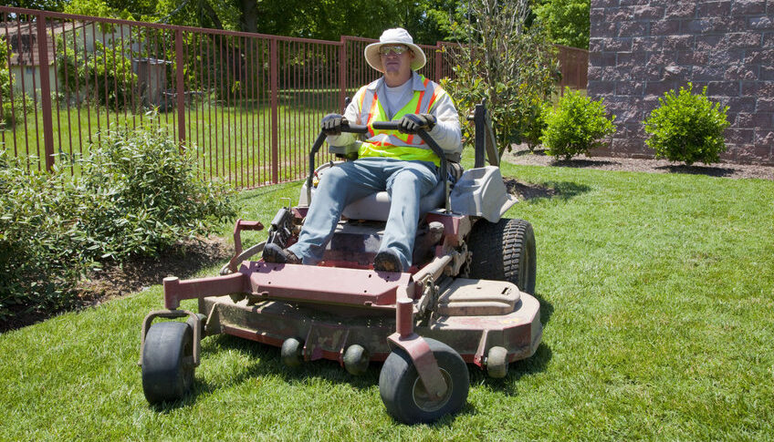 Commercial lawn mower